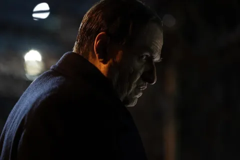 Кадр из сериала Пингвин