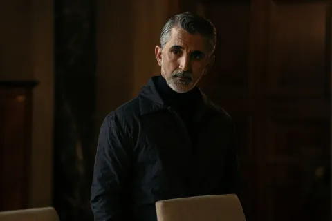 Кадр из сериала Пингвин